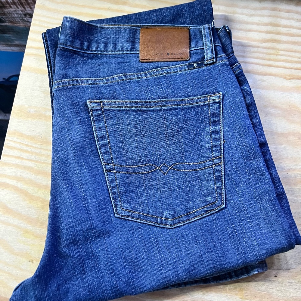 Lucky brand jeans in good condition size 34x32